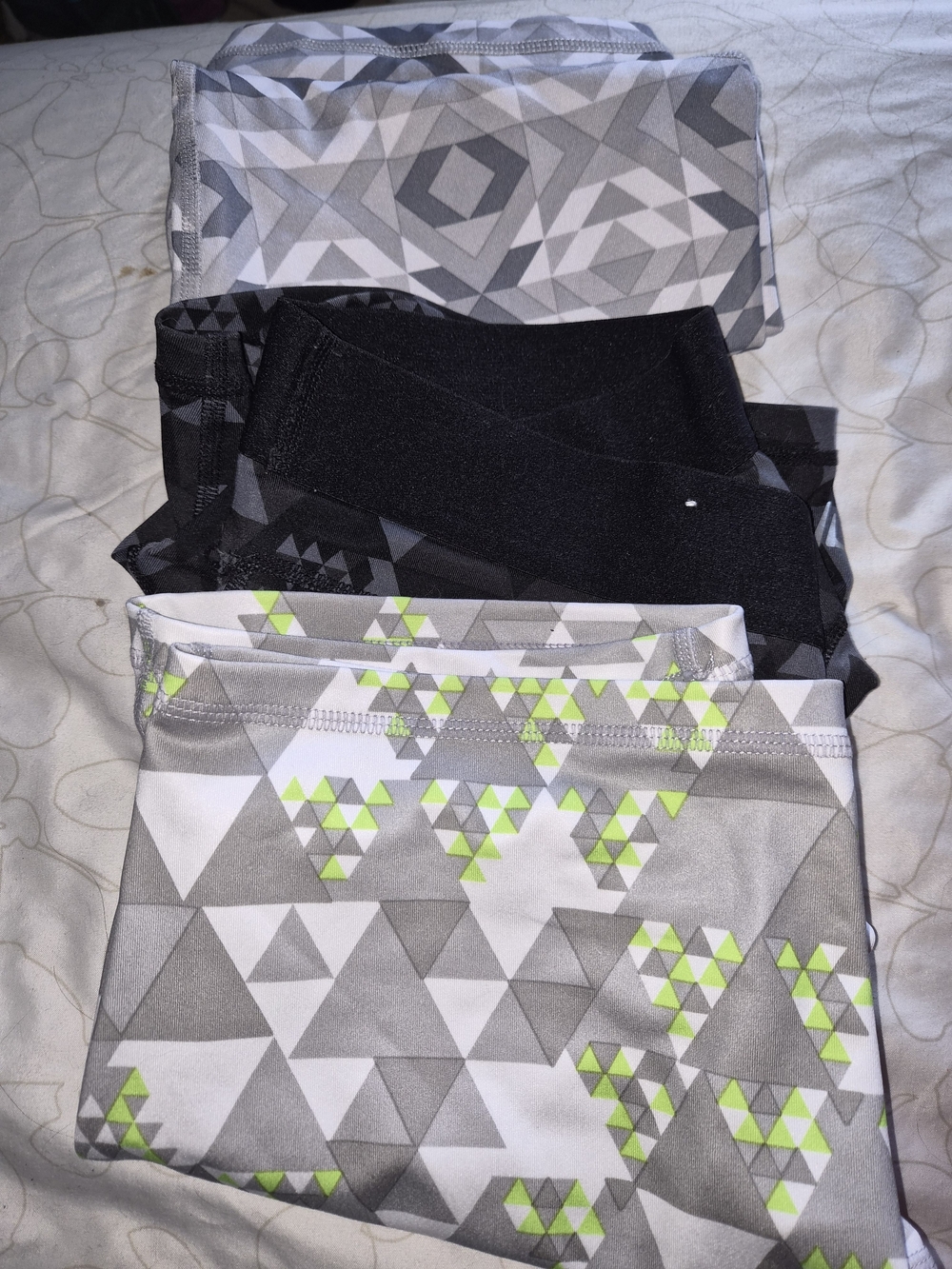 NWOT- Womens Geometric Active Legging Shorts - 3 Pack - Med